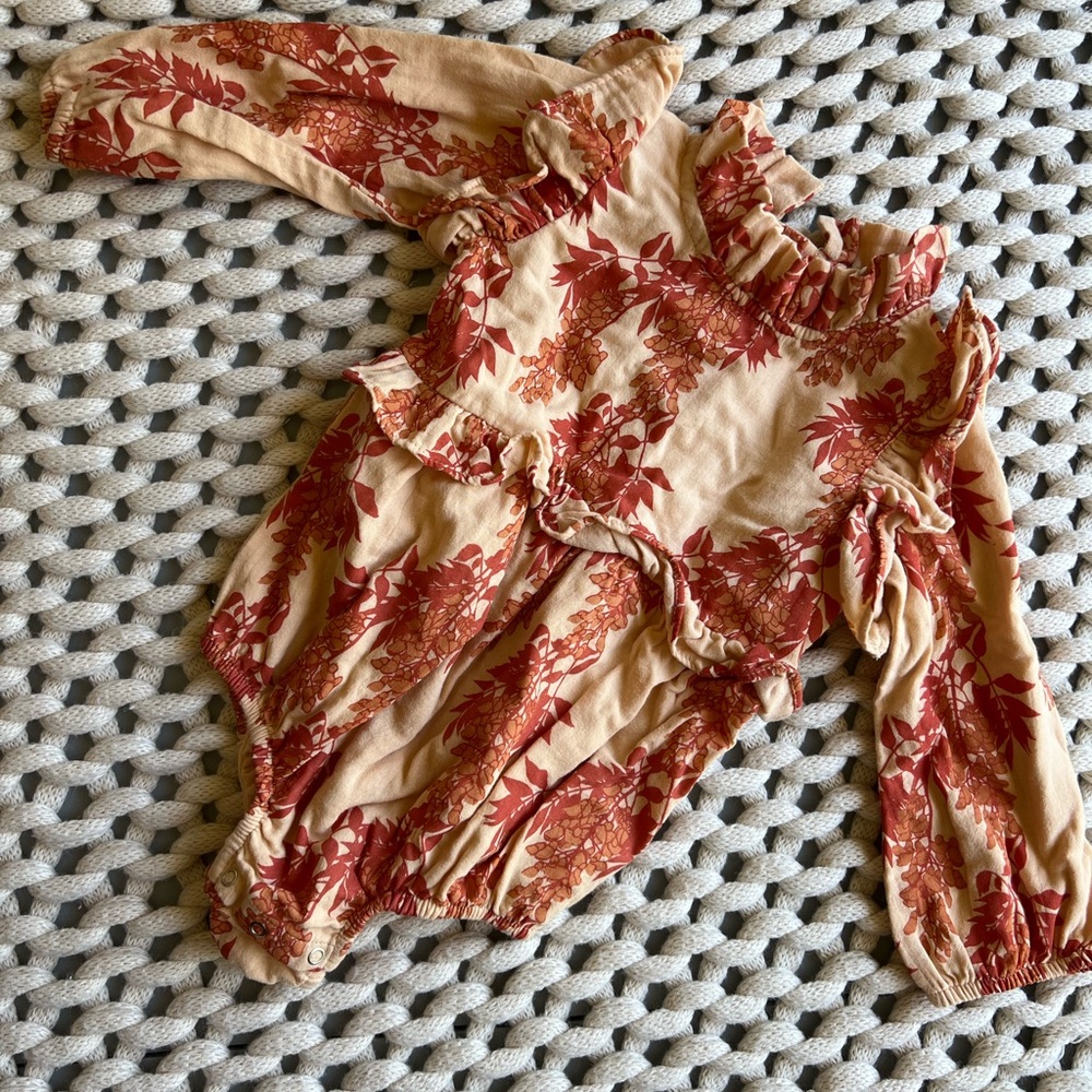 Kate Quinn 18-24m long sleeve little ruffle bubble in spice wisteria